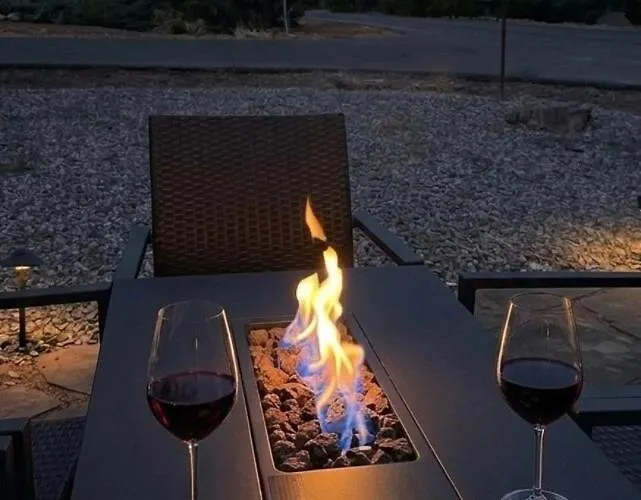 Retreat - Walk To Trails - Hot Tub, Firepit Vakantiehuis *